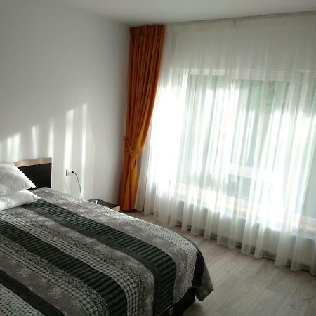 דירות בראשוב Apartament Ramona מראה חיצוני תמונה